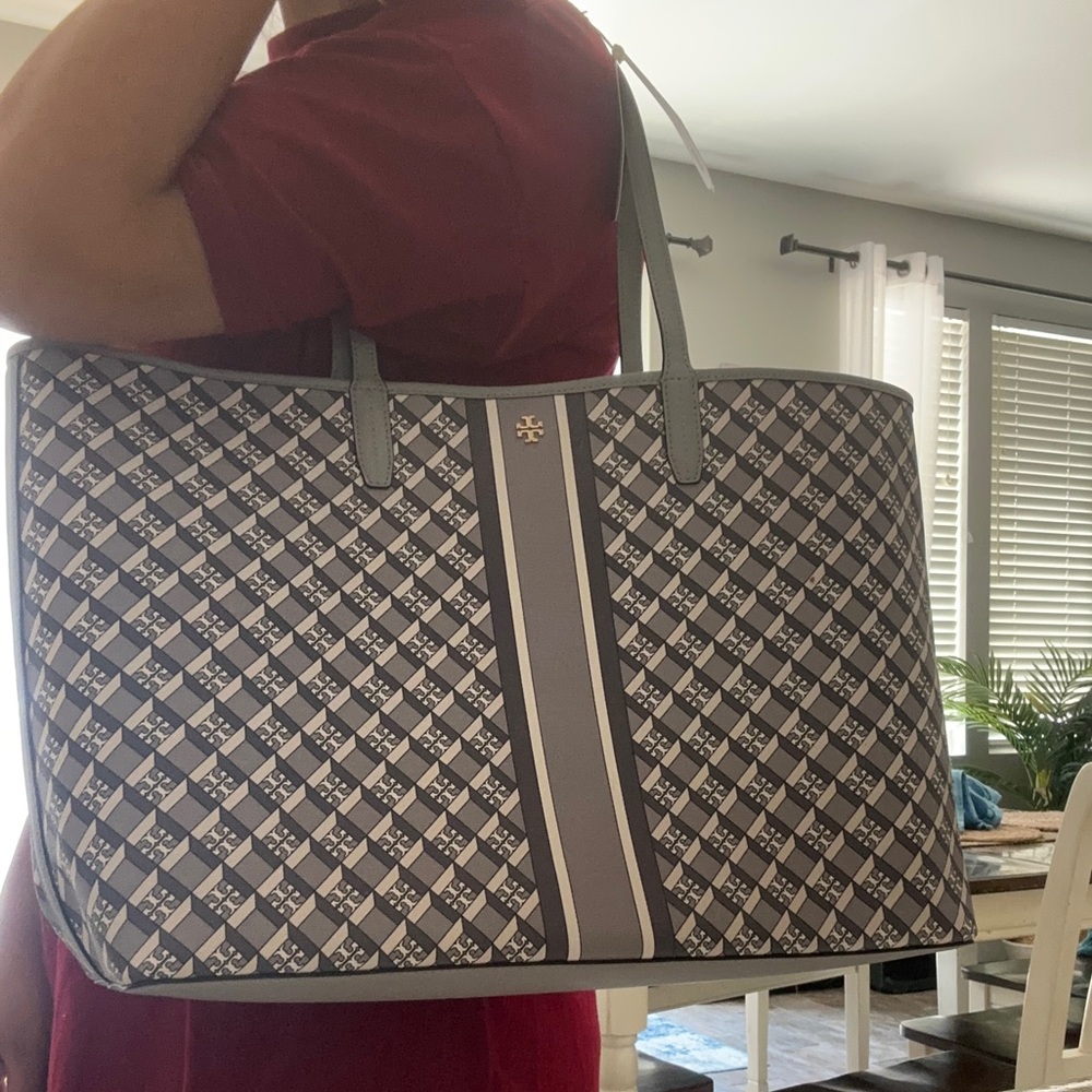 New Tory Burch geo gray with straps large tote - Picture 2 of 7